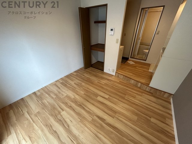 居室・リビング　エアコン付きの洋室です♪