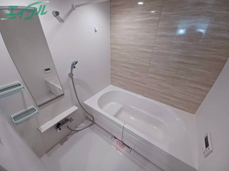 バス・シャワールーム　反転タイプ参考写真