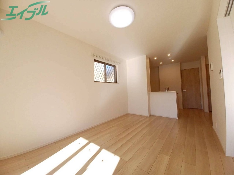 居室・リビング　反転タイプ参考写真