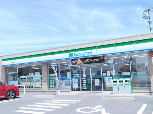 コンビニ　ファミリーマート蒲郡竹谷店（コンビニ）まで390m