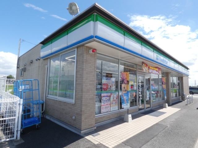 コンビニ　ファミリーマート岩倉川井町店（コンビニ）まで370m