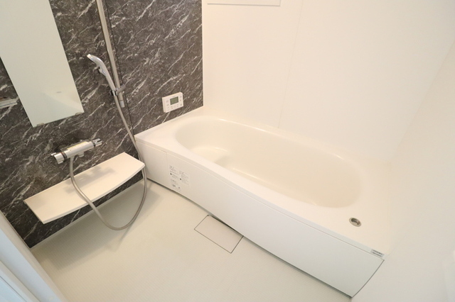 バス・シャワールーム　追い焚き給湯