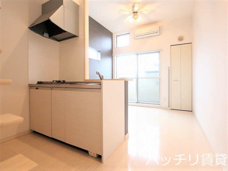 キッチン　別号室タイプの為、現状を優先致します。