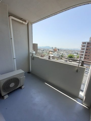 バルコニー　開放的で明るい空間を演出してくれるバルコニーです