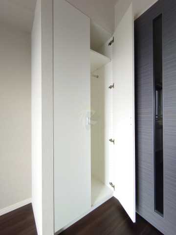 収納　エスティメゾン中野