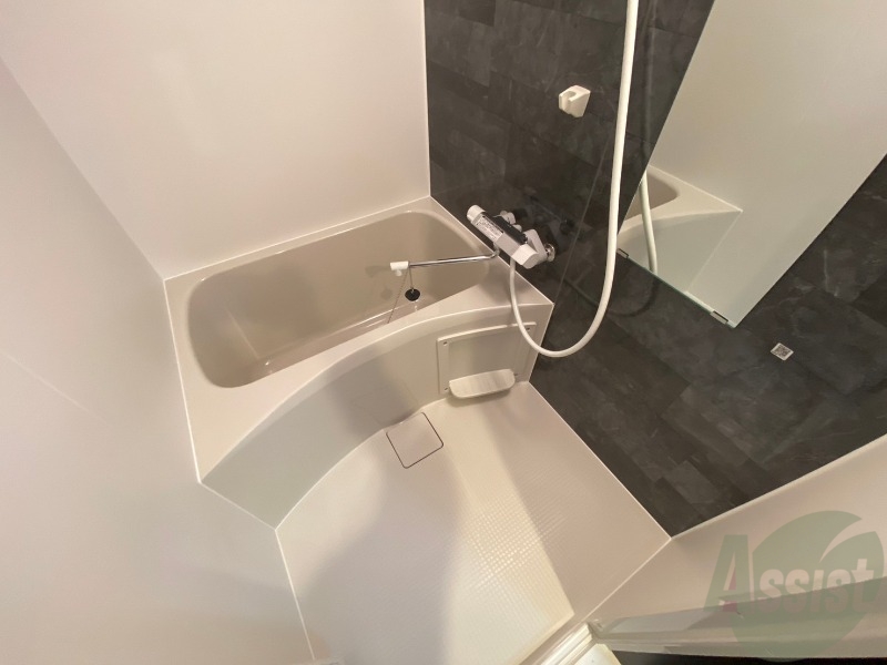 バス・シャワールーム　お風呂になります。一日の疲れを癒してくださいね。