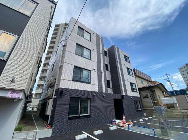 建物外観　札幌市西区発寒４条６「ルチアーノ発寒南」