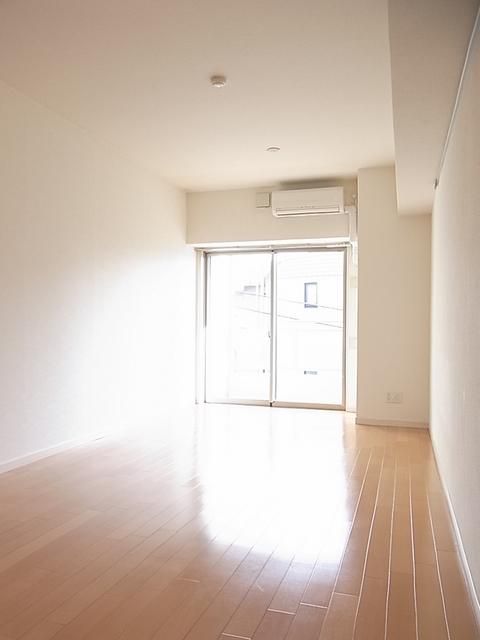 居室・リビング　明るいお部屋