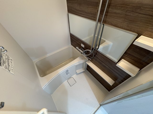 バス・シャワールーム　※同施工会社の類似参考写真