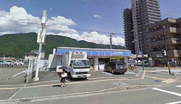 コンビニ　ローソン 亀岡馬堀駅前店（コンビニ）まで870m