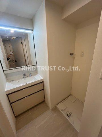 洗面設備　スペースが確保できる洗面所です