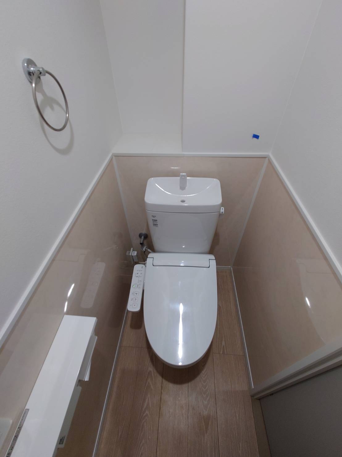 トイレ　※別号室の写真です。現況優先となります。