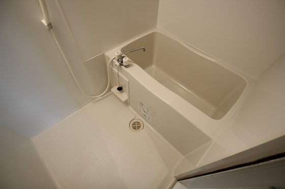 バス・シャワールーム　※別部屋の写真です