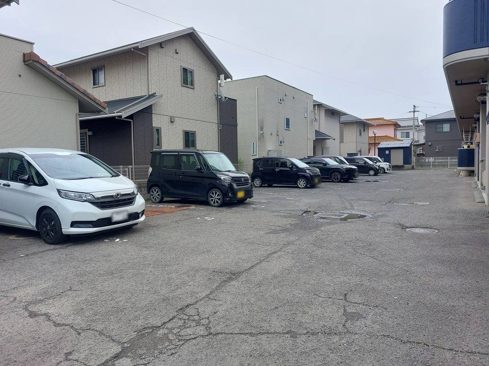 駐車場　駐車場