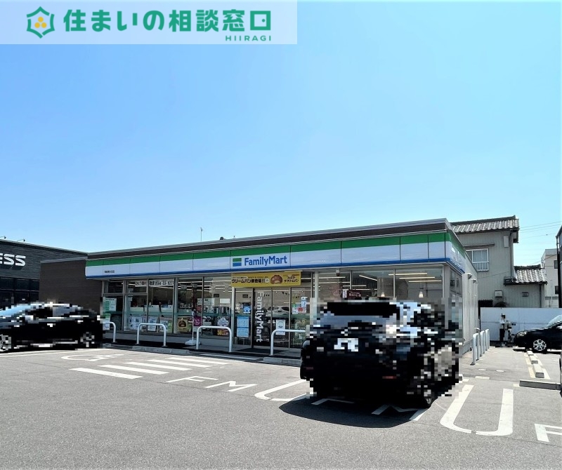 コンビニ　ファミリーマート岡崎西大友店（コンビニ）まで818m