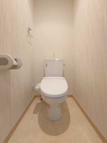 トイレ　別部屋同タイプ部屋の参考写真となります。