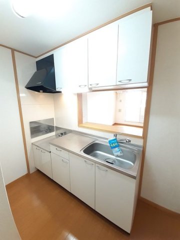 キッチン　コンパクトなキッチンで掃除もラクラク