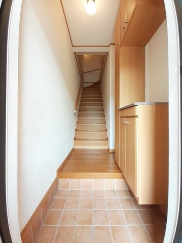 玄関　収納もある玄関です