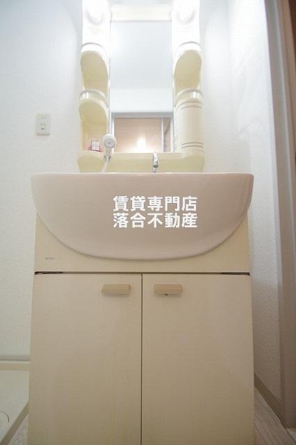 洗面設備　独立洗面化粧台付き