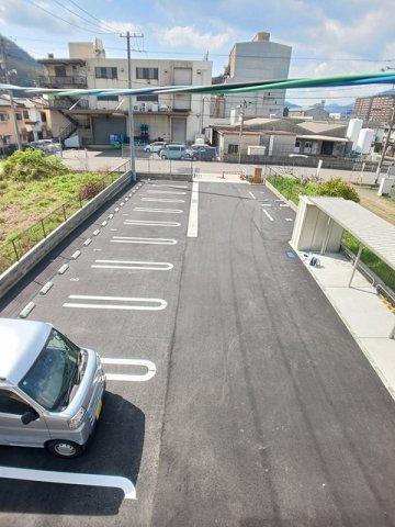 駐車場　駐車場に車を止められます