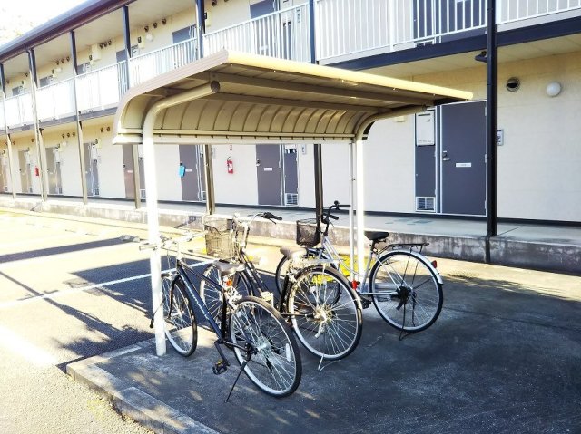 その他　駐輪場完備。