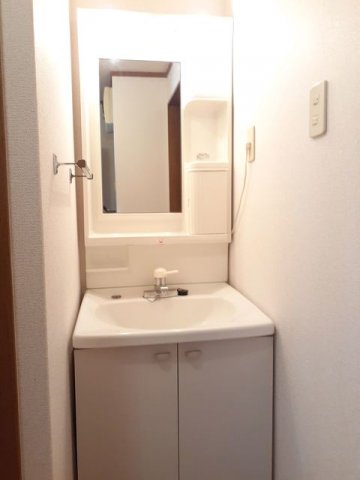 洗面設備　使いやすい洗面所です