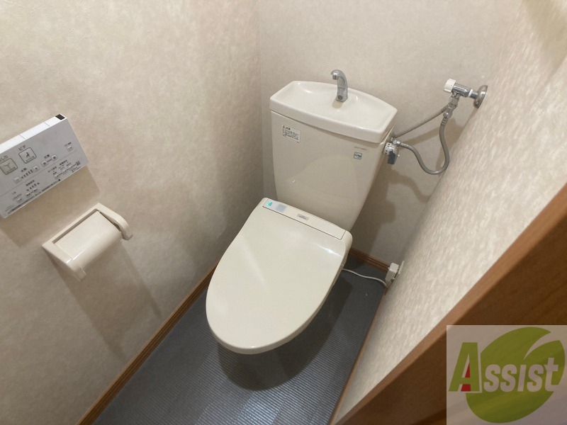 トイレ　こちらはトイレです。清潔感があり、安心して使用できます。