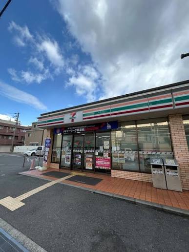 コンビニ　セブンイレブン阪急下新庄駅前店（コンビニ）まで260m