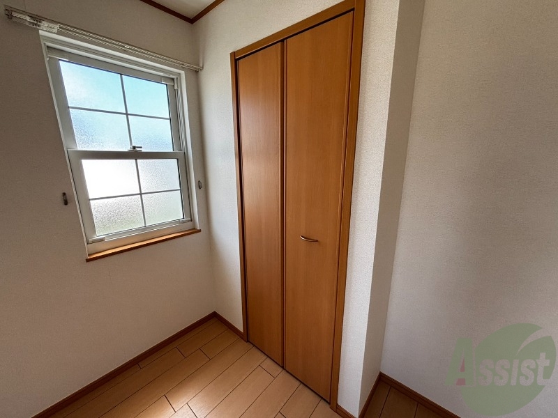 収納　洋室のクローゼット。広さは十分そうです。