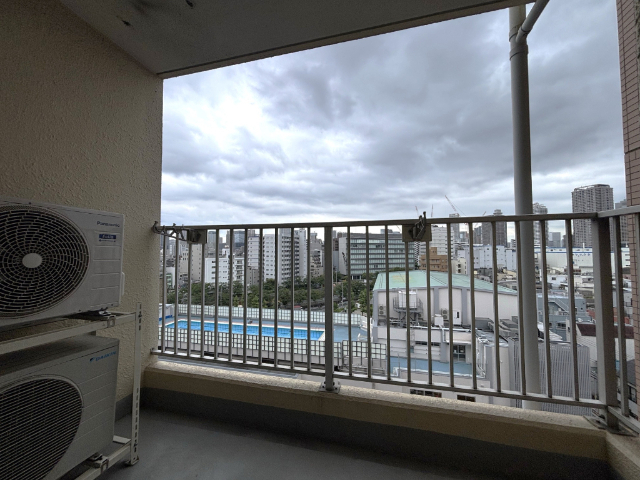 バルコニー　大通り沿いではありません