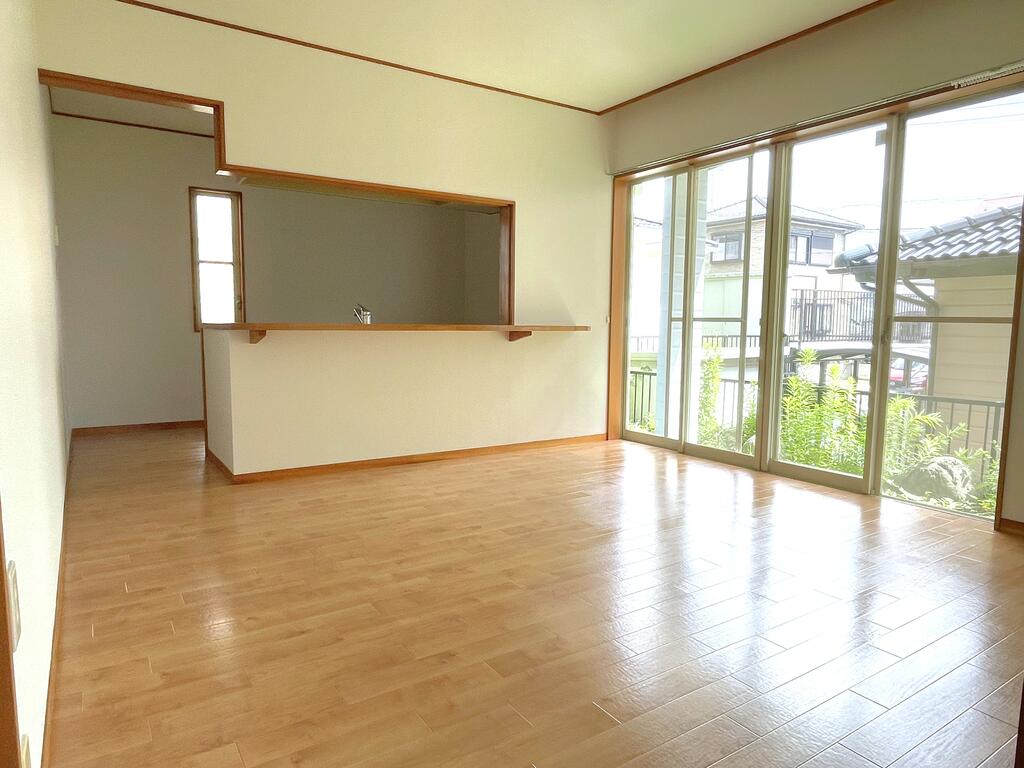 豊島貸家の居間写真