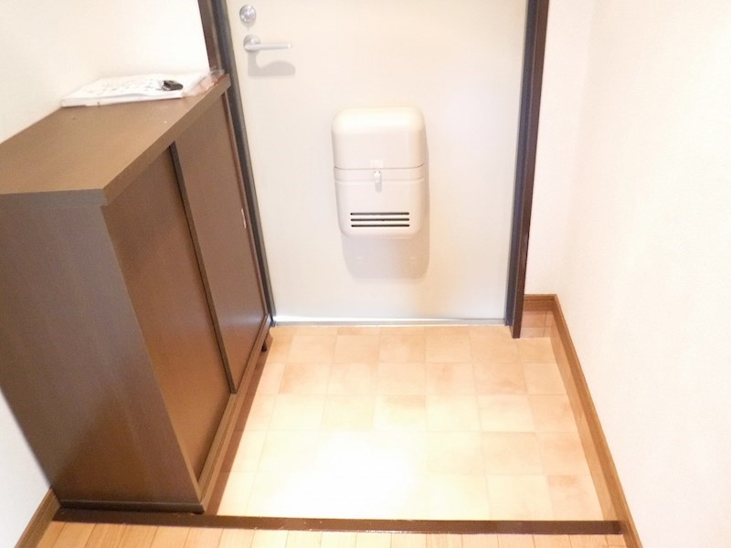 玄関　別部屋写真