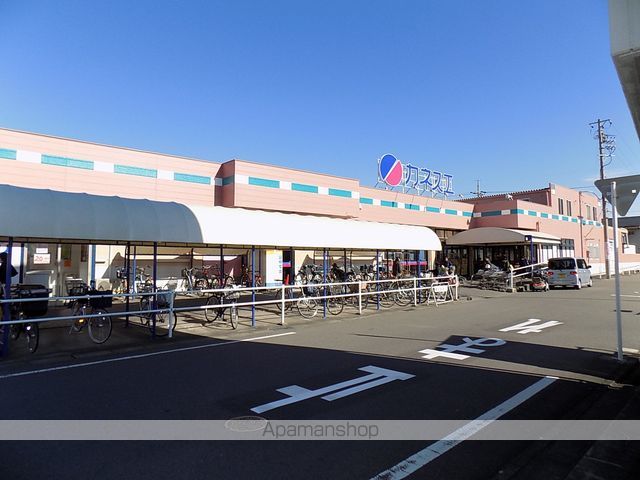 スーパー　カネスエ西春店（スーパー）まで585m