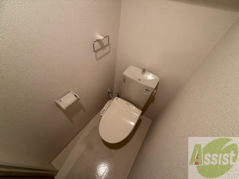 トイレ　トイレです。ウォシュレット付を探している方、おすすめです。