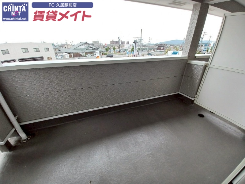 バルコニー　同物件別室反転タイプ画像
