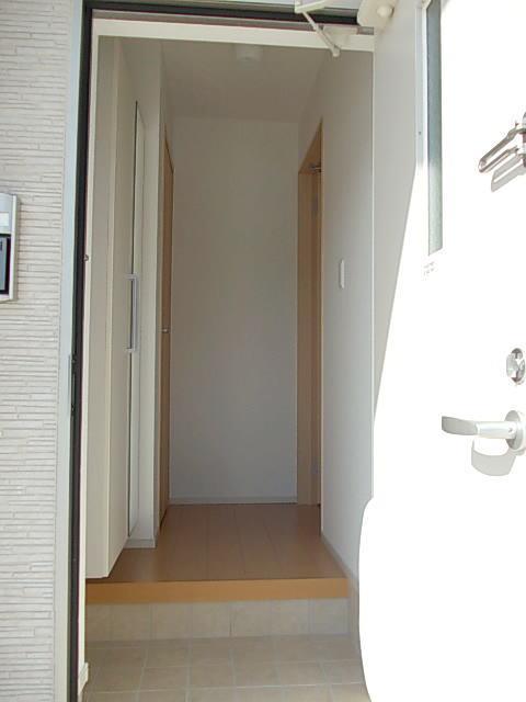 玄関　玄関収納付き