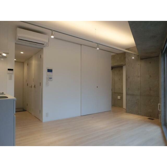 ZOOM神宮前 部屋番号:506の居間写真