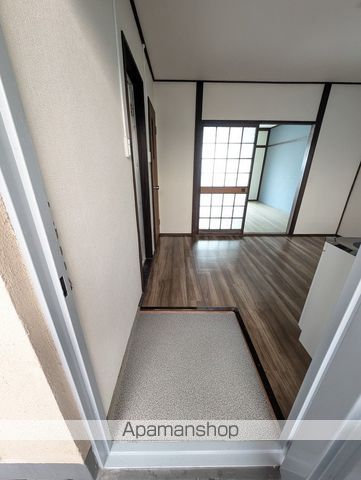 地下鉄谷町線 都島駅 徒歩7分 3階建 築51年の玄関写真