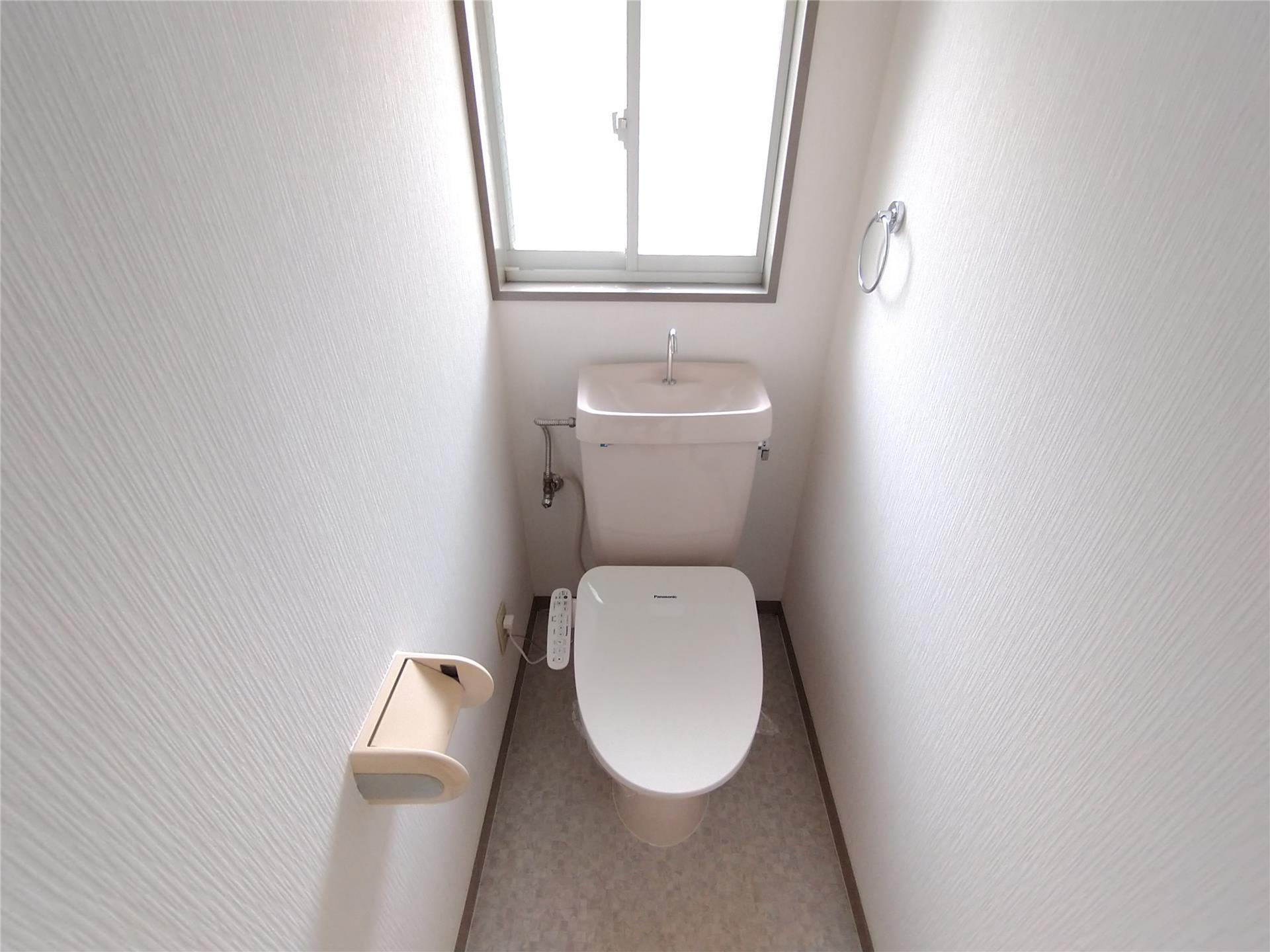 ＪＲ奥羽本線 北山形駅 徒歩9分 2階建 築33年のトイレ写真