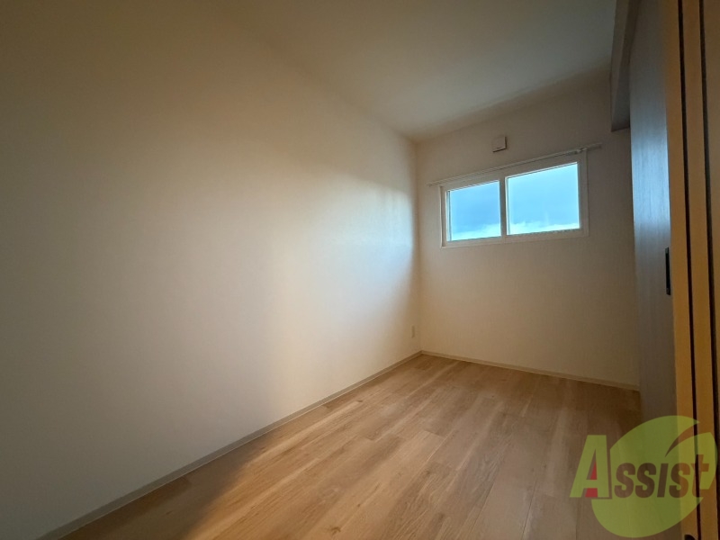 その他部屋・スペース　こちらのお部屋は光が差し込む、温かみのあるお部屋です。