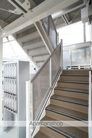 小田急小田原線 本厚木駅 徒歩14分 3階建 築10年の外観写真