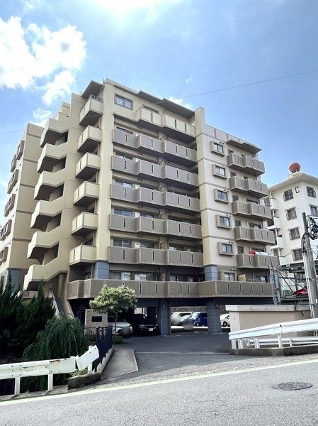 ユーロハイツ岩屋の外観写真