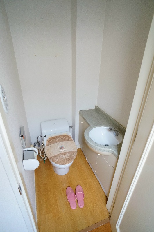 遠州鉄道 第一通り駅 徒歩2分 3階建 築28年のトイレ写真