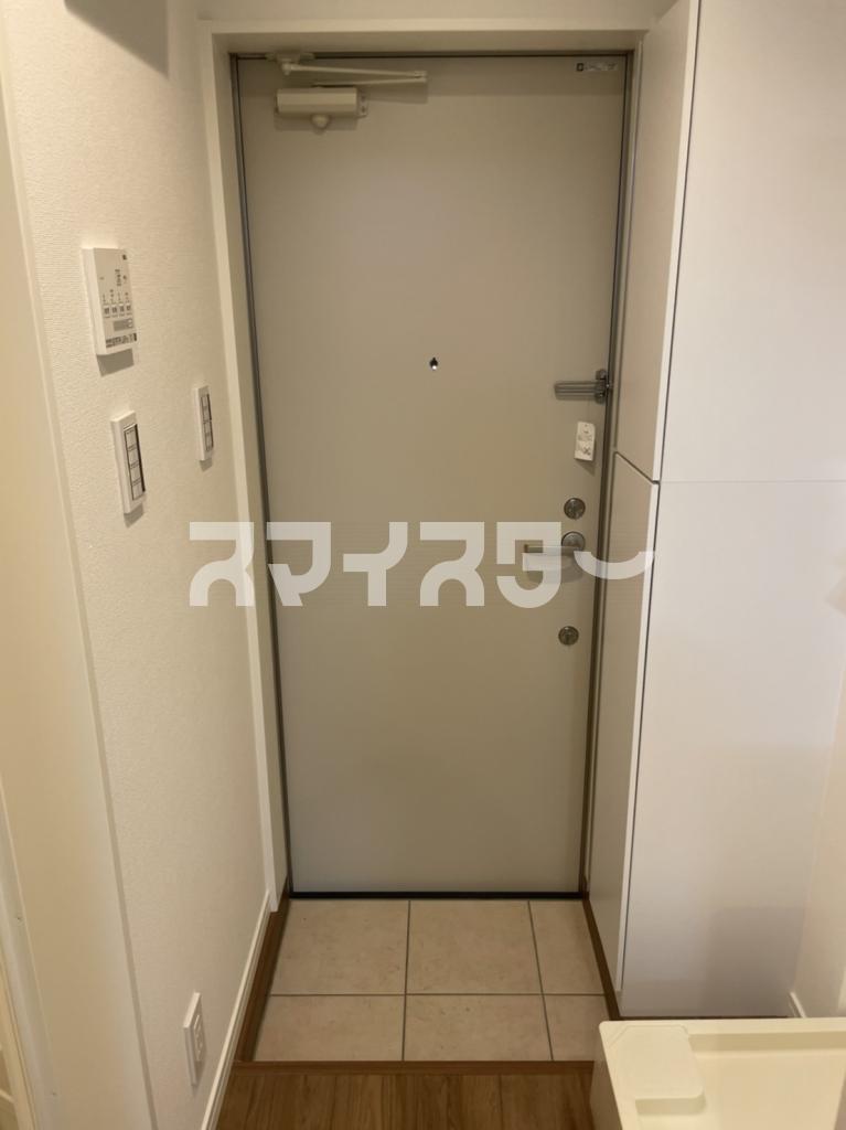 玄関　※別部屋参考写真