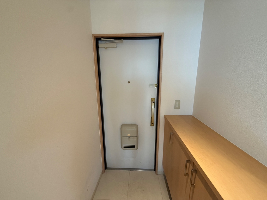 西宮北口ビル くすの木の玄関写真