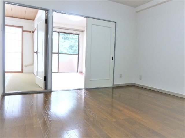 居室・リビング　違うお部屋に写真です