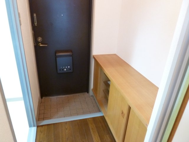 玄関　違うお部屋に写真です