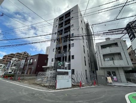 【福岡市中央区赤坂のマンションの建物外観】