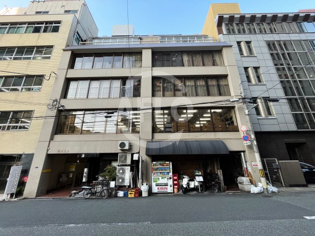 大阪市中央区常盤町のマンションの建物外観