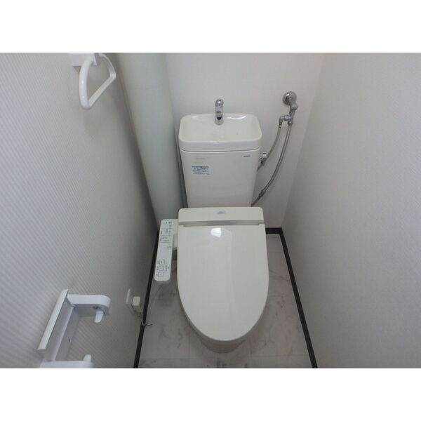 【札幌市白石区中央一条のマンションのトイレ】